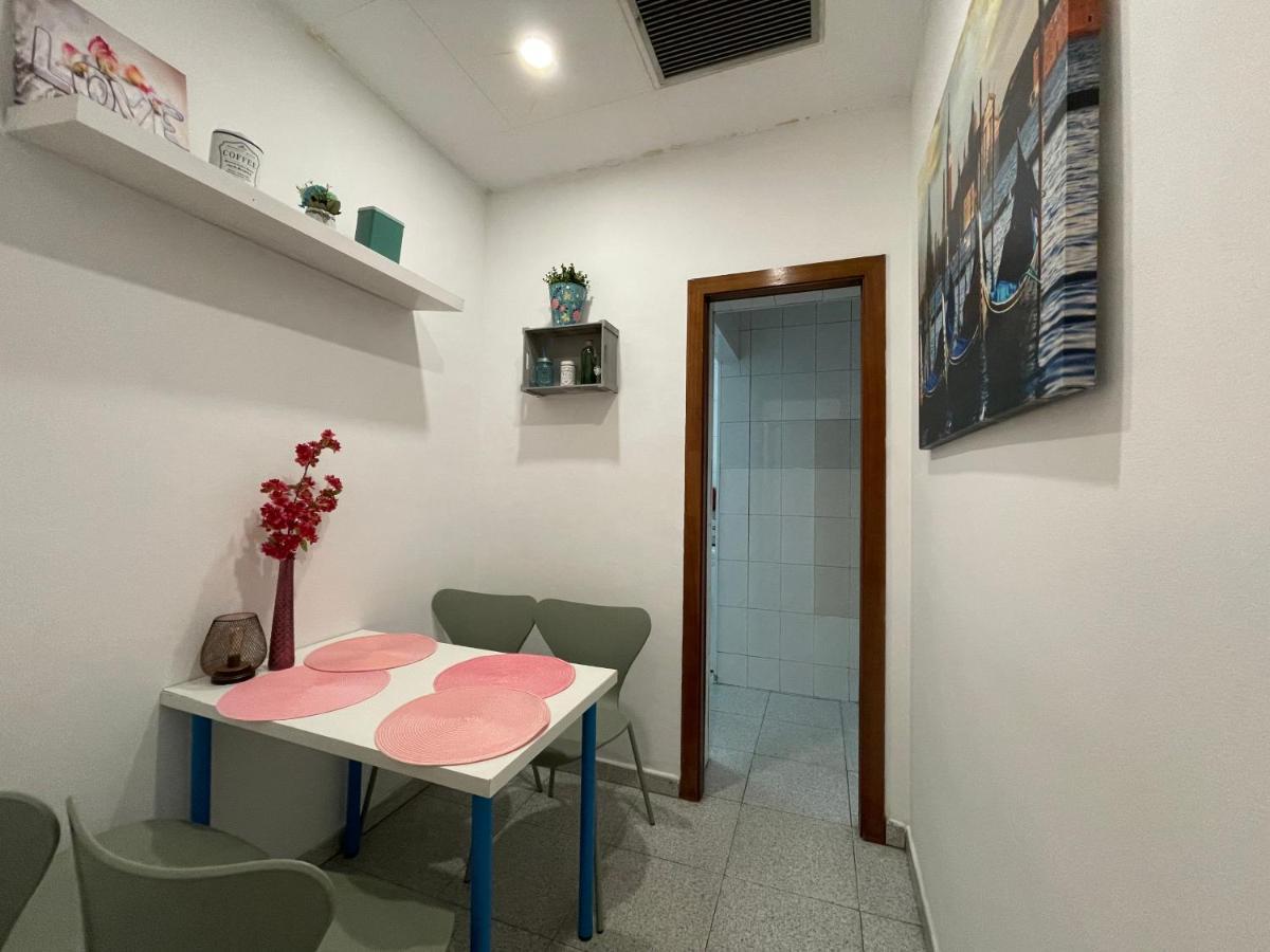 Plaza Universidad Rooms Barcelona Exterior foto